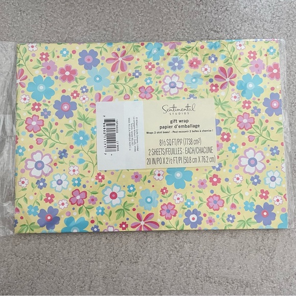 Four pack of gift wrapping paper - Picture 2 of 5